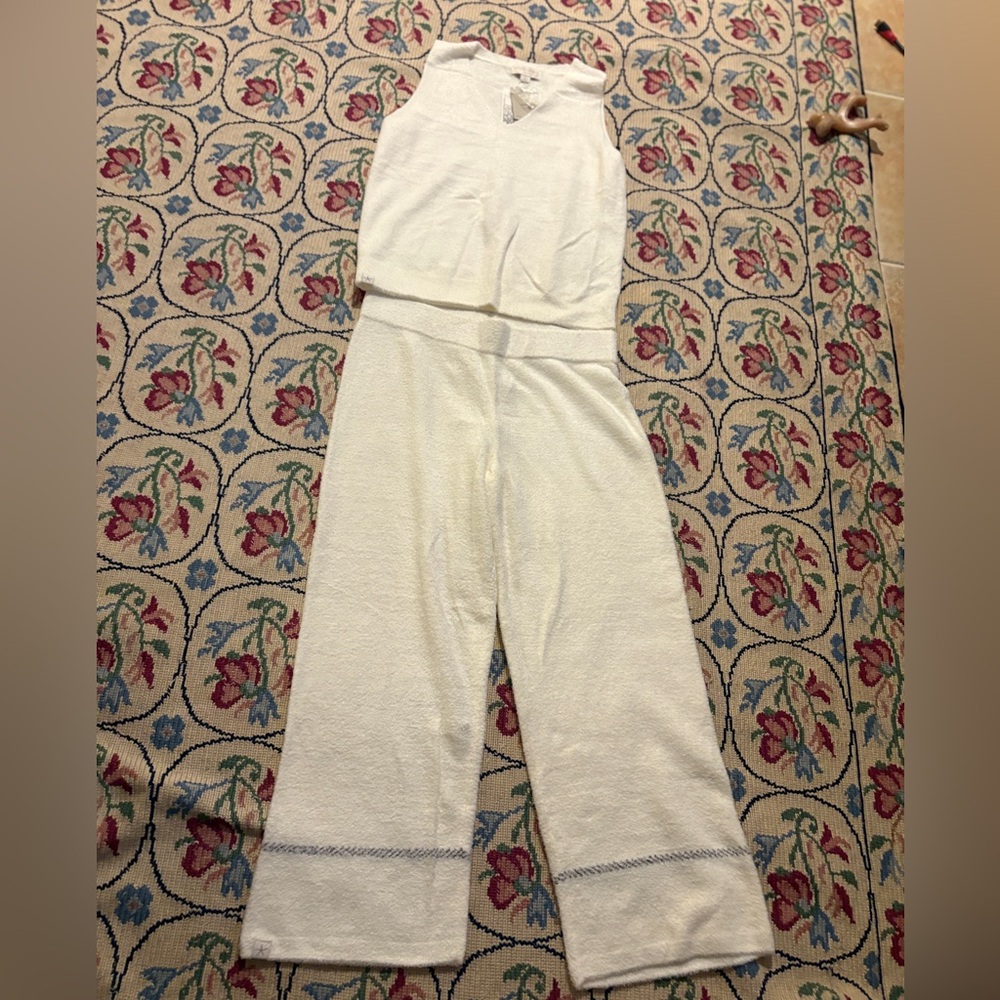 NWT Barefoot Dreams Set